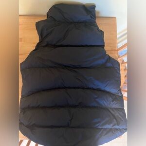 Athleta Downtown Puffer Vest Size 1x-Black